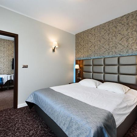 Hotel Nowy Dwor Trzebnica Eksteriør bilde