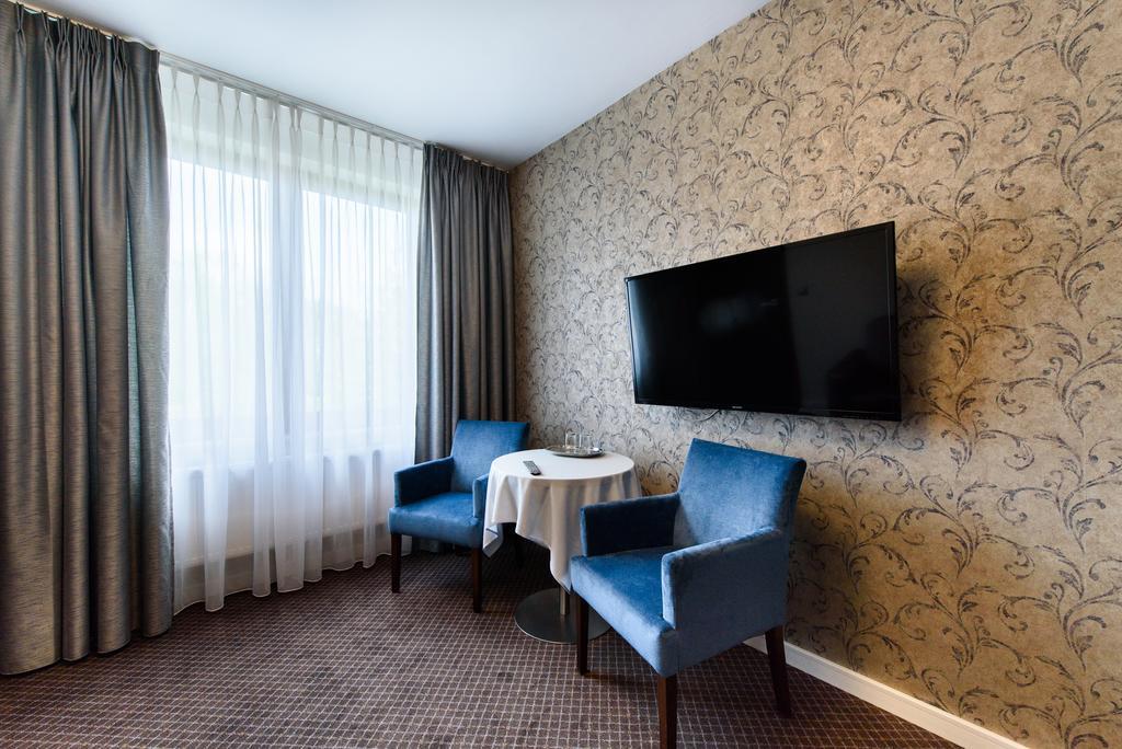 Hotel Nowy Dwor Trzebnica Eksteriør bilde