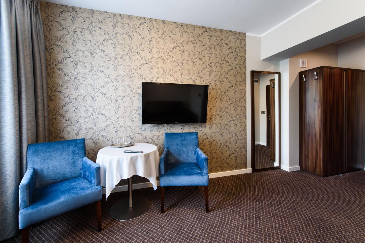Hotel Nowy Dwor Trzebnica Eksteriør bilde