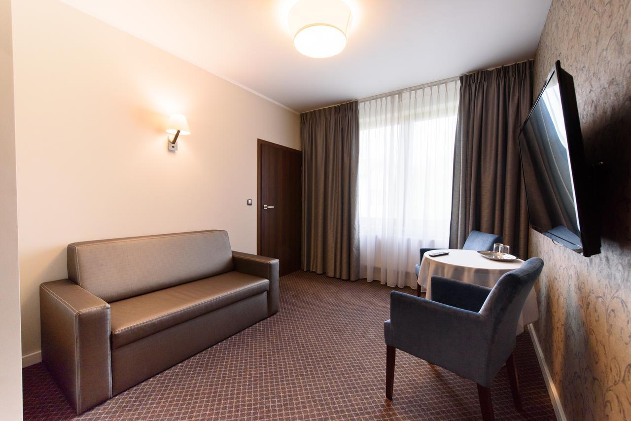 Hotel Nowy Dwor Trzebnica Eksteriør bilde